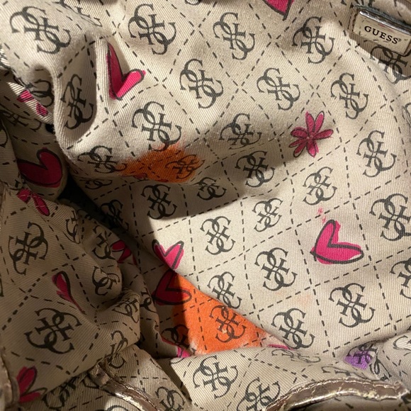 Guess purse - Picture 4 of 4